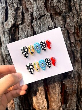Electric Daydream Press-On Nails